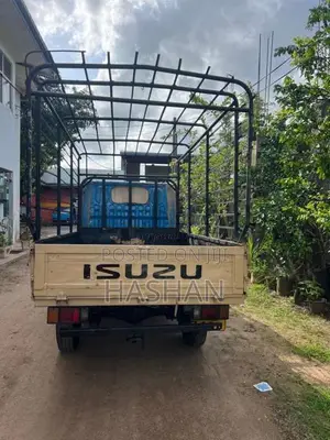 Isuzu ELF 1979 Lorry (Used)