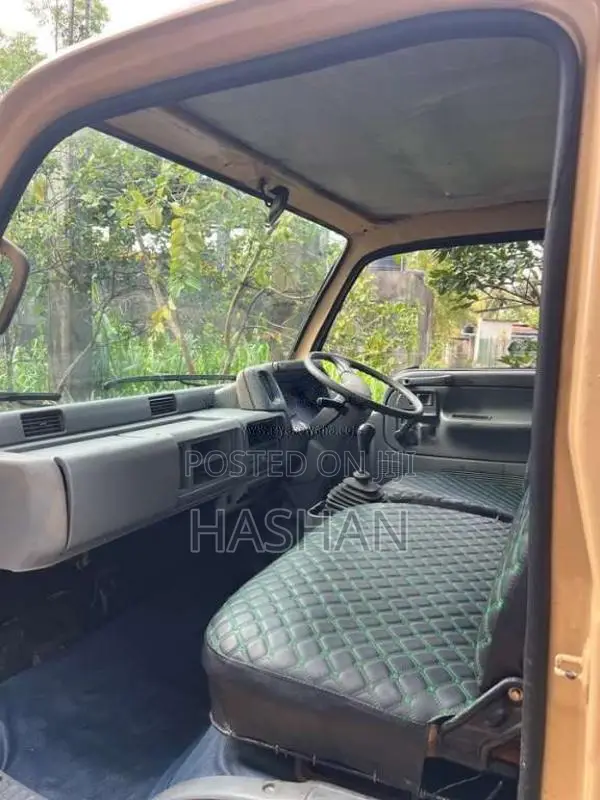 Isuzu ELF 1979 Lorry (Used)