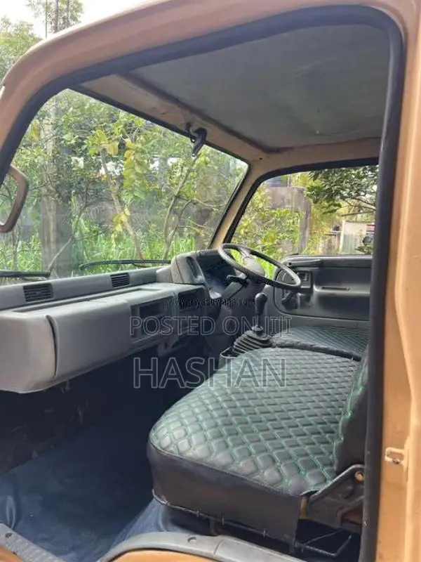 Isuzu ELF 1979 Lorry (Used)