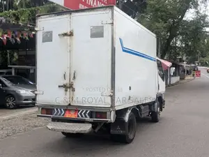 Mitsubishi CANTER 2002 Lorry (Used)