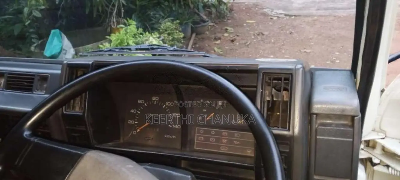 Isuzu ELF 1978 Lorry (Used)