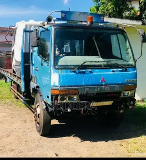 Mitsubishi Fuso 2002 Lorry (Used)