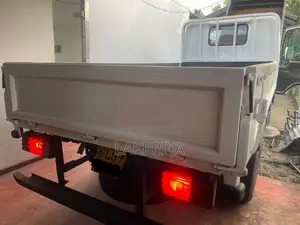 Mazda Titan 2004 Lorry (Used)