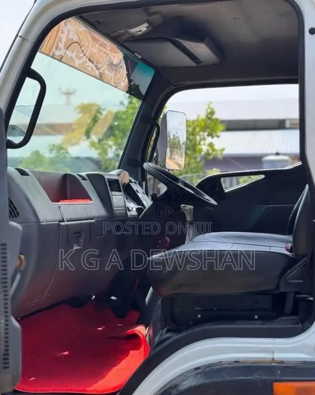 Mitsubishi Fuso 2017 Lorry (Used)