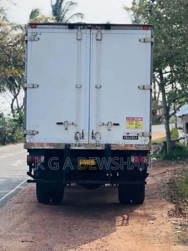 Mitsubishi Fuso 2017 Lorry (Used)