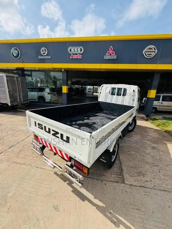 Isuzu NKR SINGLE WHEEL 2007 Lorry (Used)