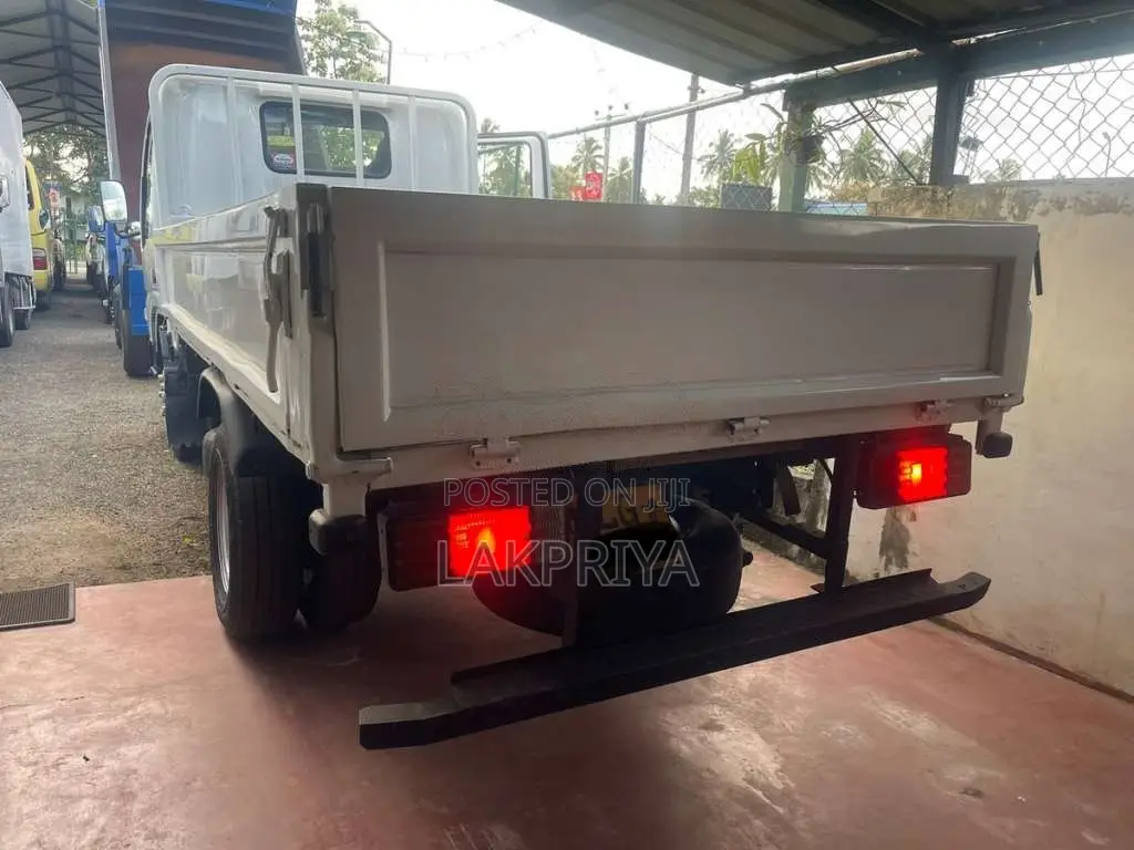 Mazda Titan 2004 Lorry (Used)