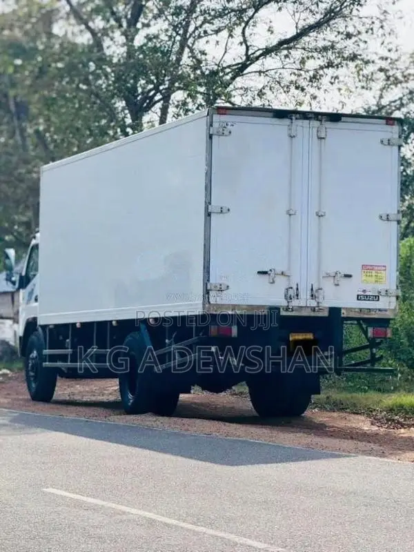Mitsubishi Fuso 2017 Lorry (Used)
