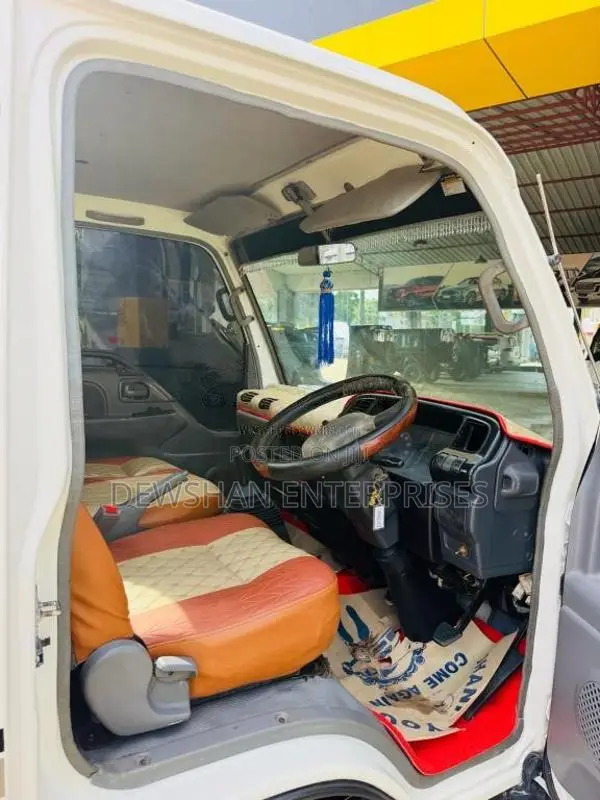 Isuzu NKR SINGLE WHEEL 2007 Lorry (Used)