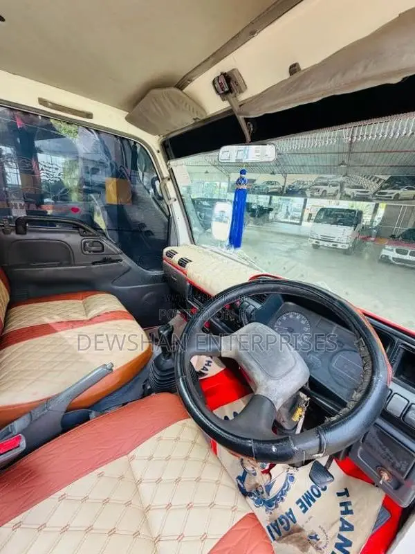 Isuzu NKR SINGLE WHEEL 2007 Lorry (Used)