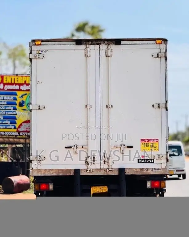 Mitsubishi Fuso 2017 Lorry (Used)