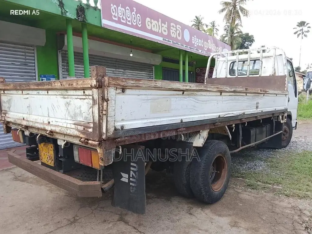 Isuzu NKR 1997 Lorry (Used)