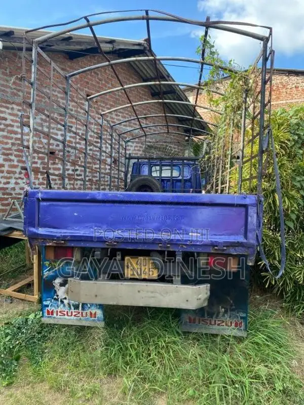Mitsubishi CANTER 1980 Lorry (Used)