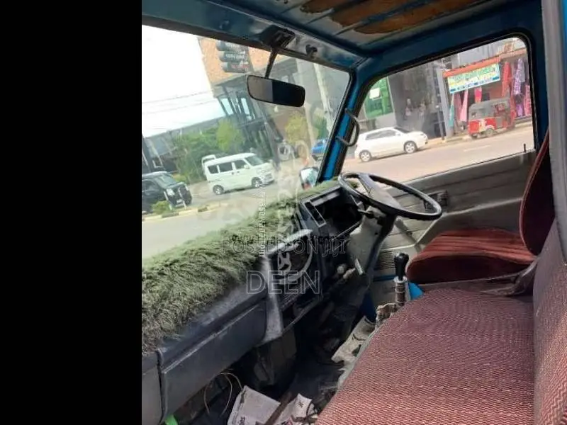 Isuzu ELF 1984 Lorry (Used)