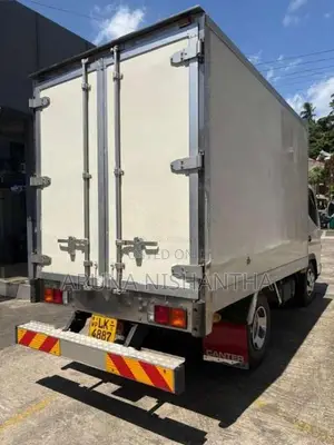 Mitsubishi Mitsubishi 2007 Lorry (Used)