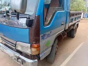 Isuzu NKR 1996 Lorry (Used)