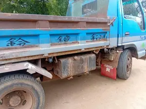 Isuzu NKR 1996 Lorry (Used)