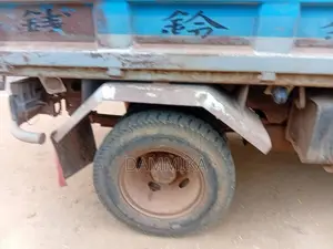 Isuzu NKR 1996 Lorry (Used)