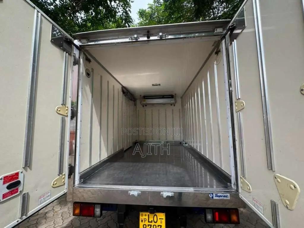 Isuzu ELF Freezer 2017 Lorry (Used)