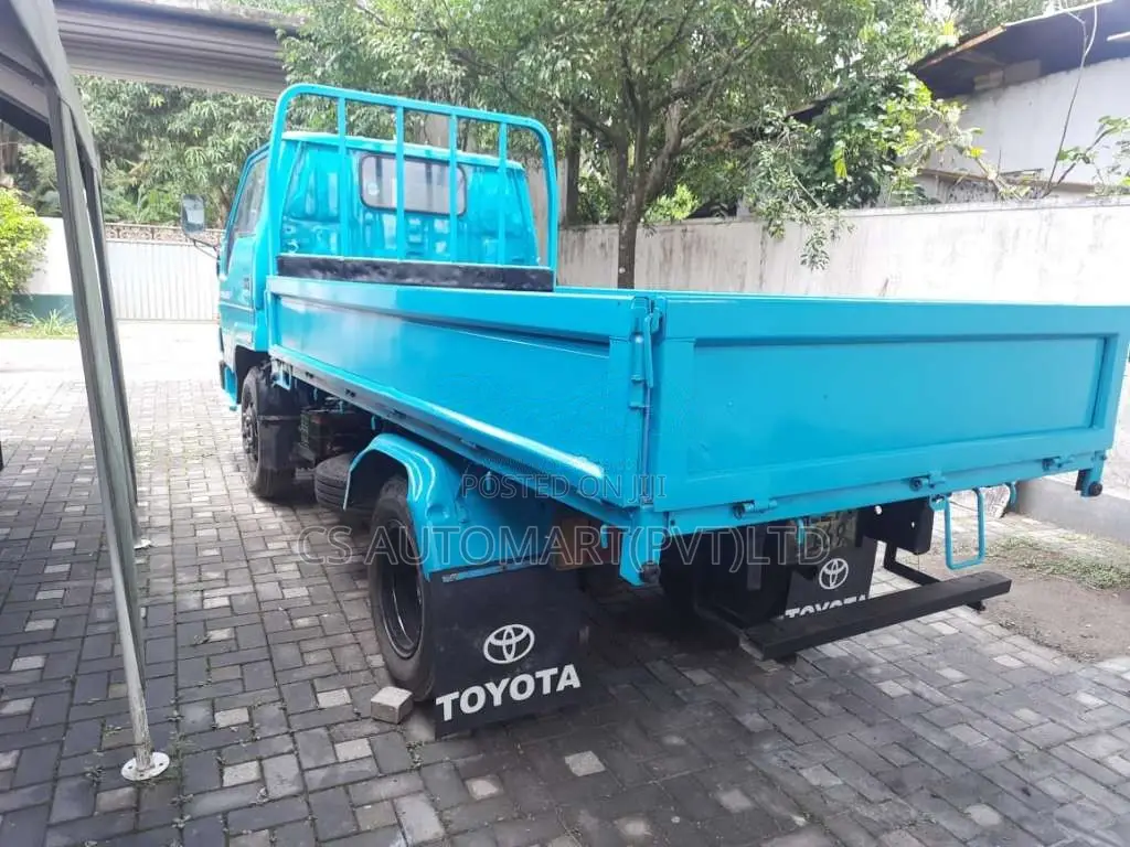 Toyota Dyna 1993 Lorry (Used)