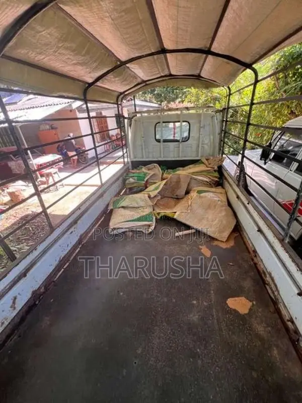 Isuzu ELF 1986 Lorry (Used)