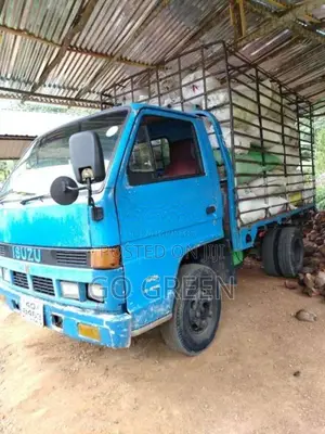 Isuzu ELF 1982 Lorry (Used)