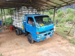 Isuzu ELF 1982 Lorry (Used)