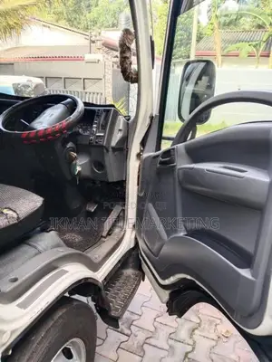 Isuzu Freezer 2011 Lorry (Used)