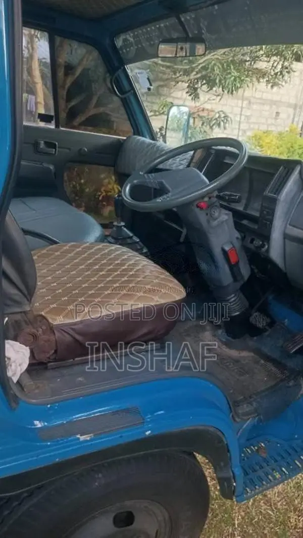 Isuzu ELF 1991 Lorry (Used)