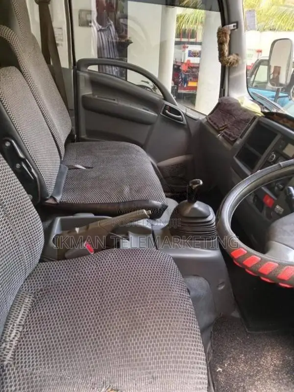 Isuzu Freezer 2011 Lorry (Used)