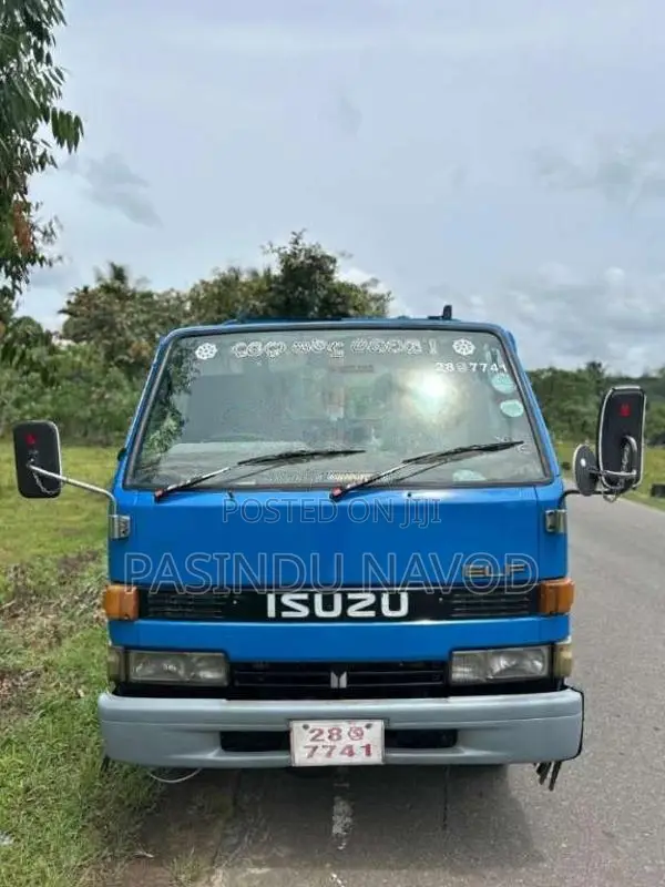 Isuzu ELF 1979 Lorry (Used)