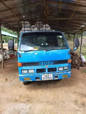 Isuzu ELF 1982 Lorry (Used)