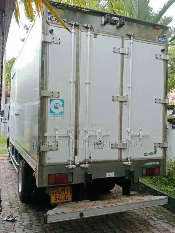 Isuzu Freezer 2011 Lorry (Used)