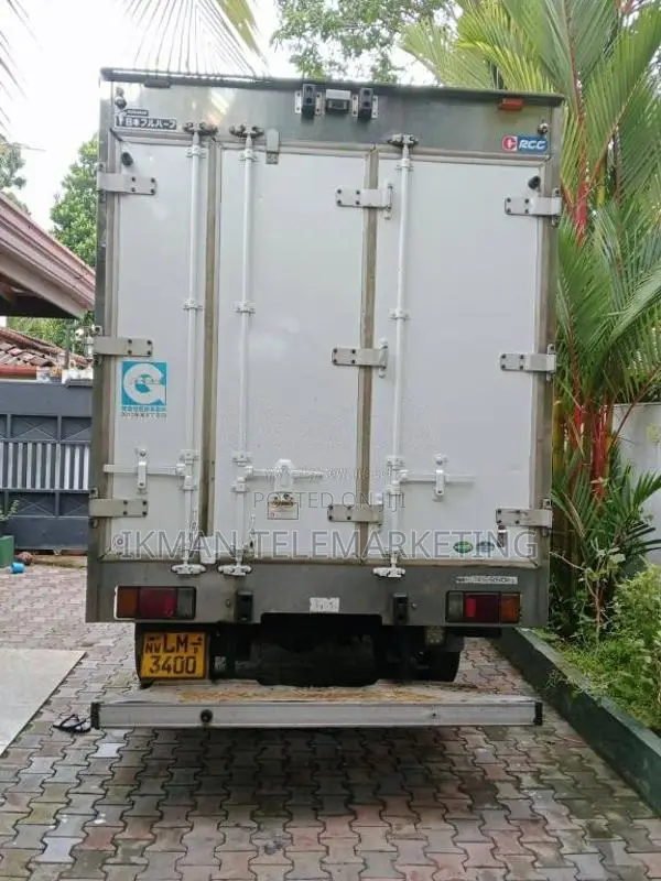 Isuzu Freezer 2011 Lorry (Used)