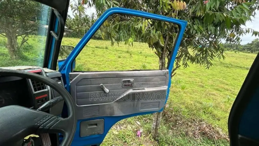 Isuzu ELF 1979 Lorry (Used)