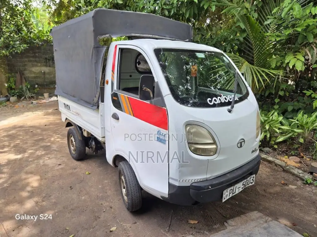 Tata Dimo Batti 2012 Lorry (Used)