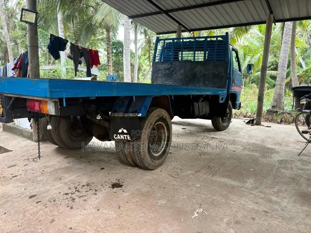 Isuzu ELF 1980 Lorry (Used)
