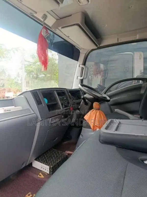 Isuzu NPR 2025 Lorry (Used)