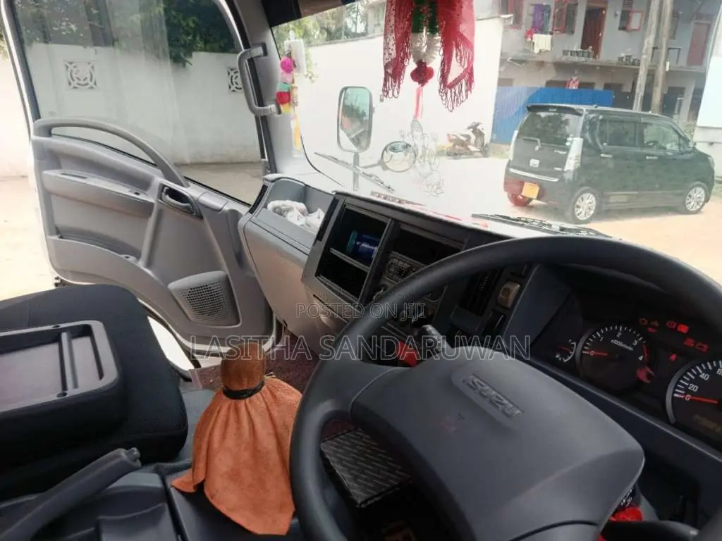 Isuzu NPR 2025 Lorry (Used)