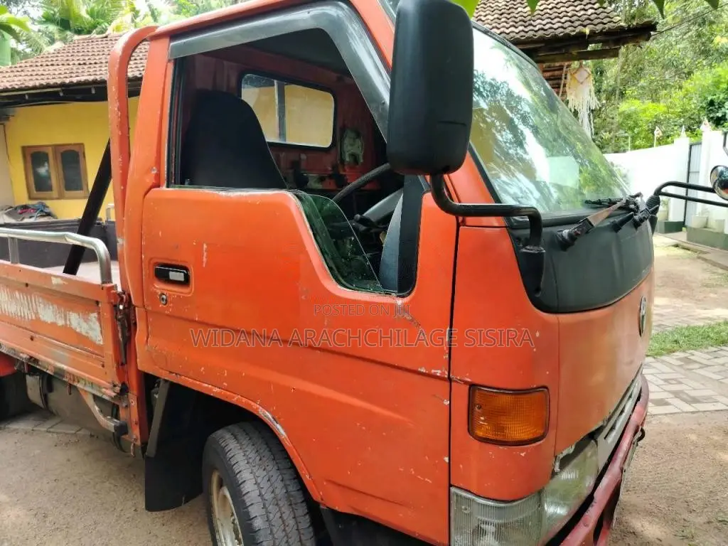 Toyota Dyna 2001 Lorry (Used)