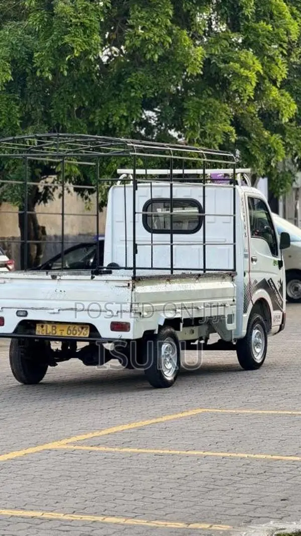 Tata Dimo Batta 2006 Lorry (Used)