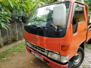 Toyota Dyna 2001 Lorry (Used)