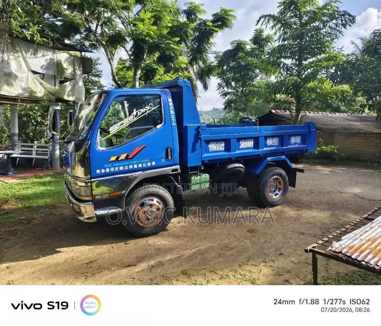 Mitsubishi Tipping 2000 Lorry Unregistered (Recondition)