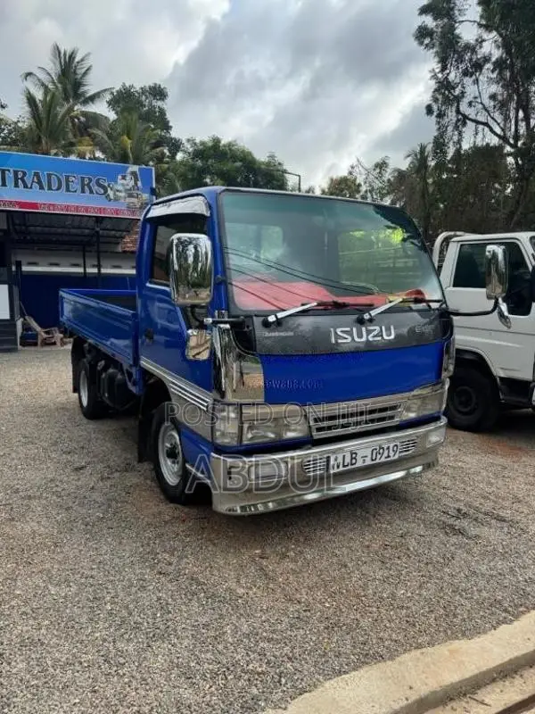Isuzu NHR 2000 Lorry (Used)