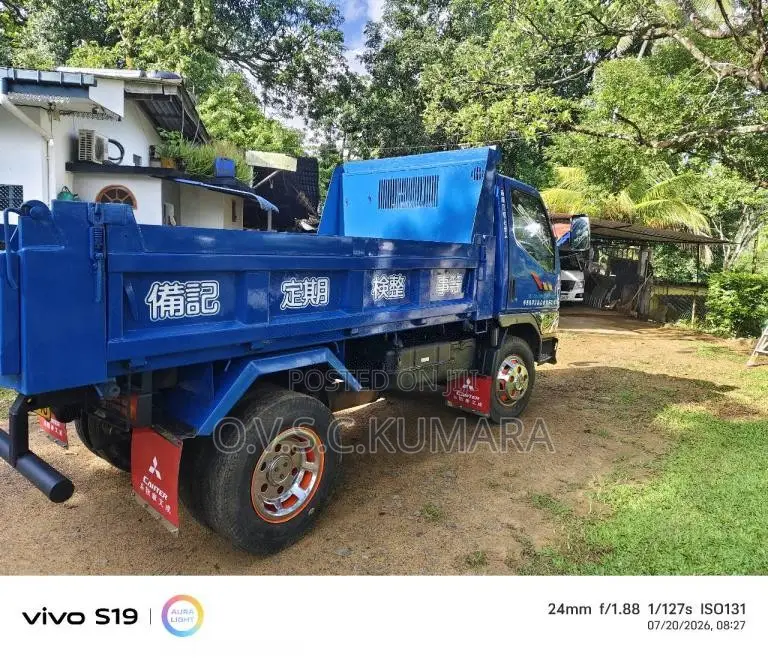 Mitsubishi Tipping 2000 Lorry Unregistered (Recondition)