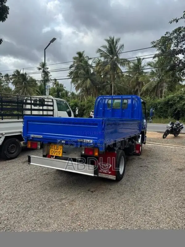 Isuzu NHR 2000 Lorry (Used)