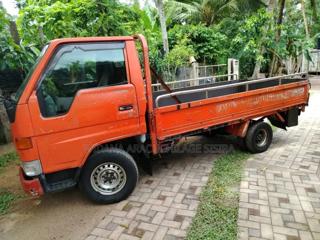 Toyota Dyna 2001 Lorry (Used)
