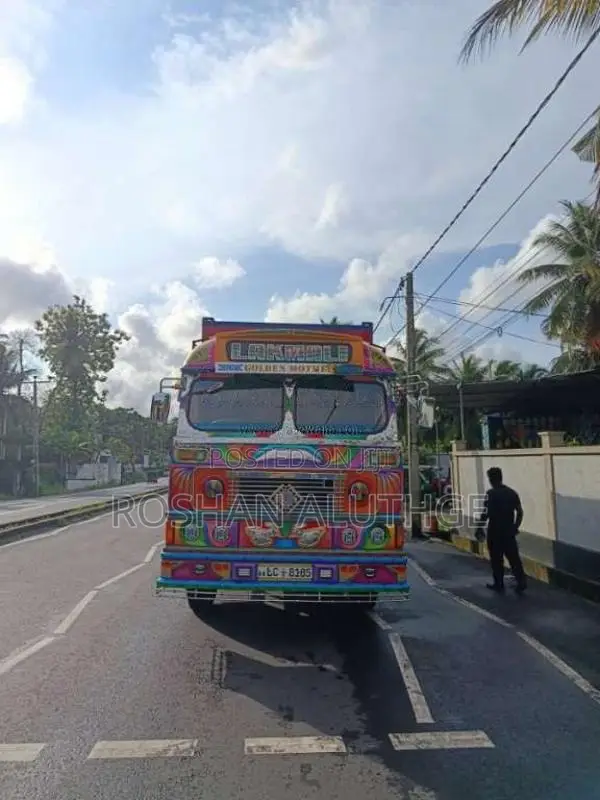 Ashok-Leyland Comet Super 2006 Lorry (Used)