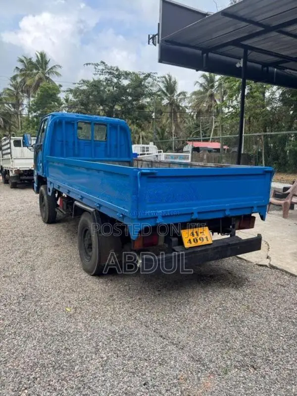 Isuzu Single Wheel 1981 Lorry (Used)