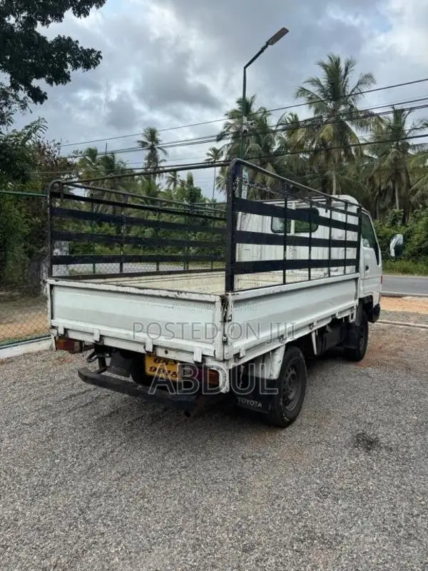 Toyota Dyna 1995 Lorry (Used)